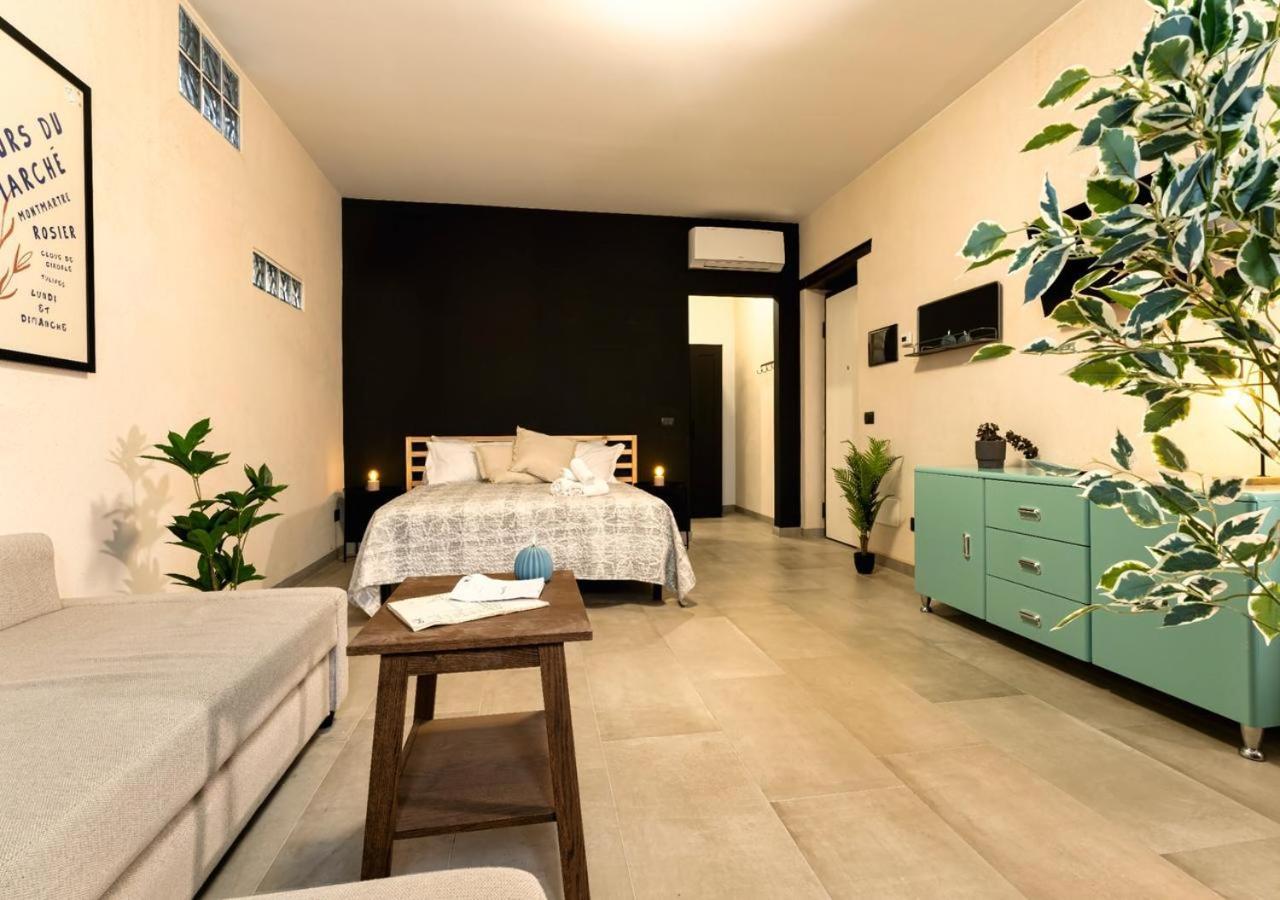 Residence La Corte - Bilocale 3 노바라 외부 사진